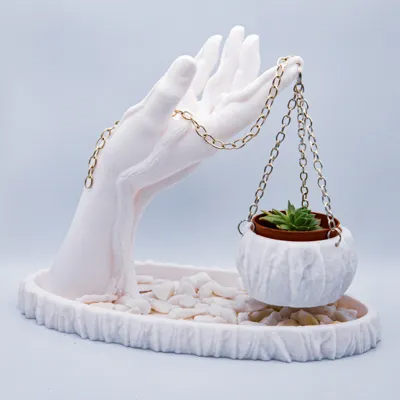 Sky-Cradle Pot