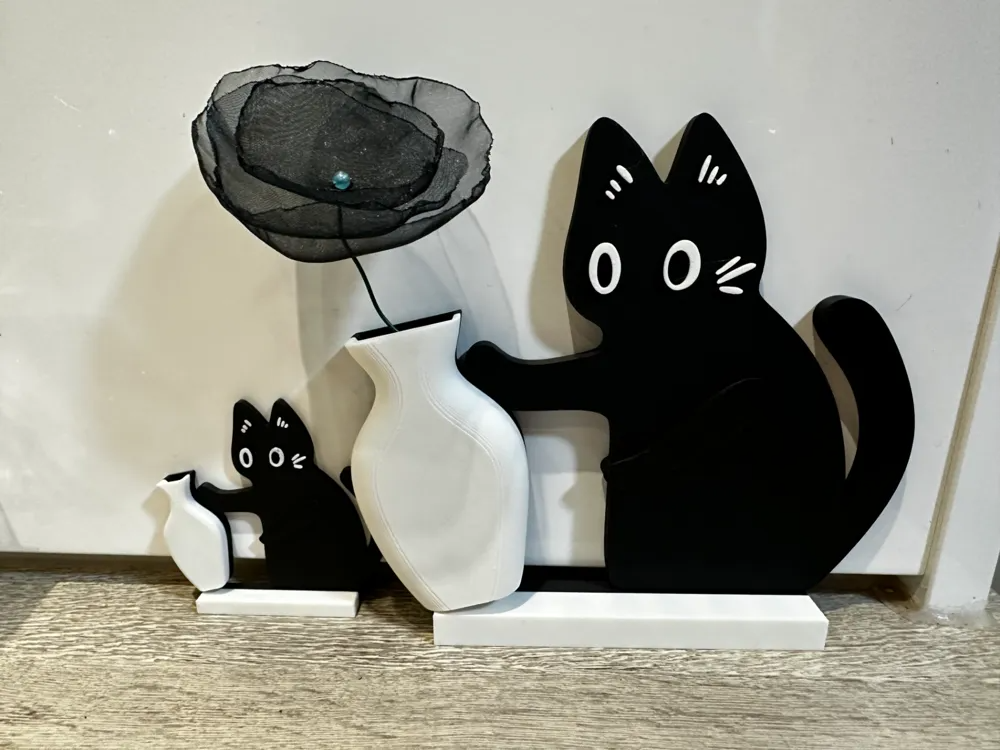 Cat-Tumble Vase
