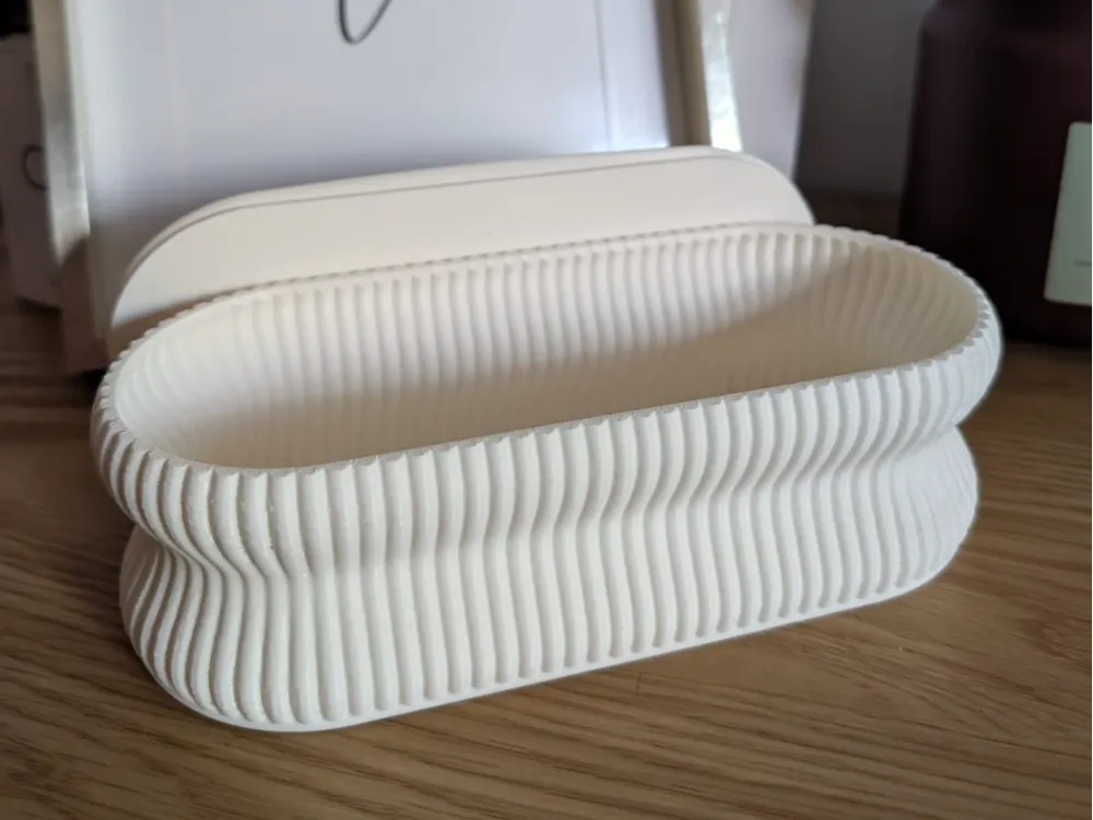 Elegant Wavy Jewelry Box