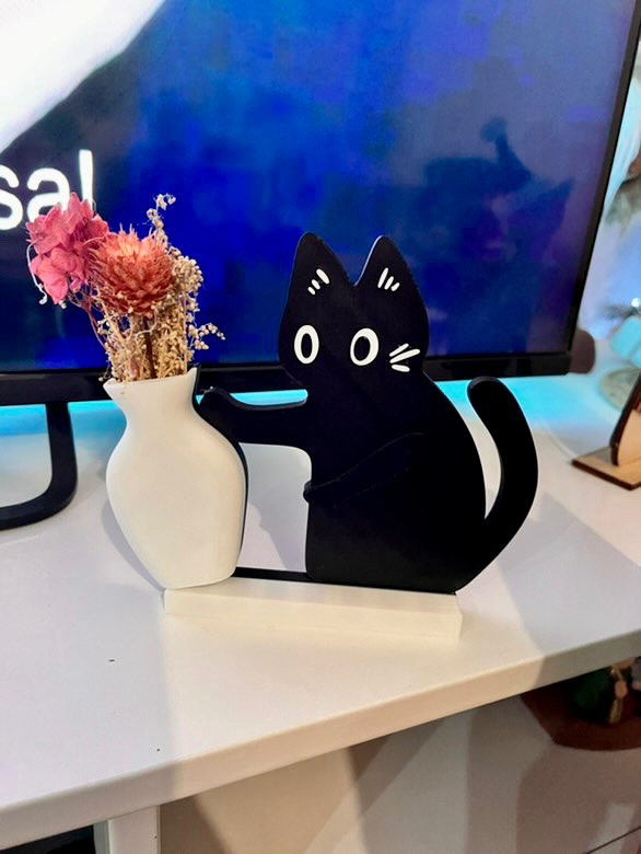 Cat-Tumble Vase