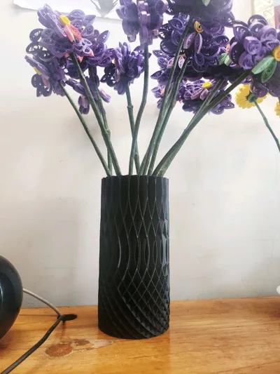 Lumos Spiral Vase